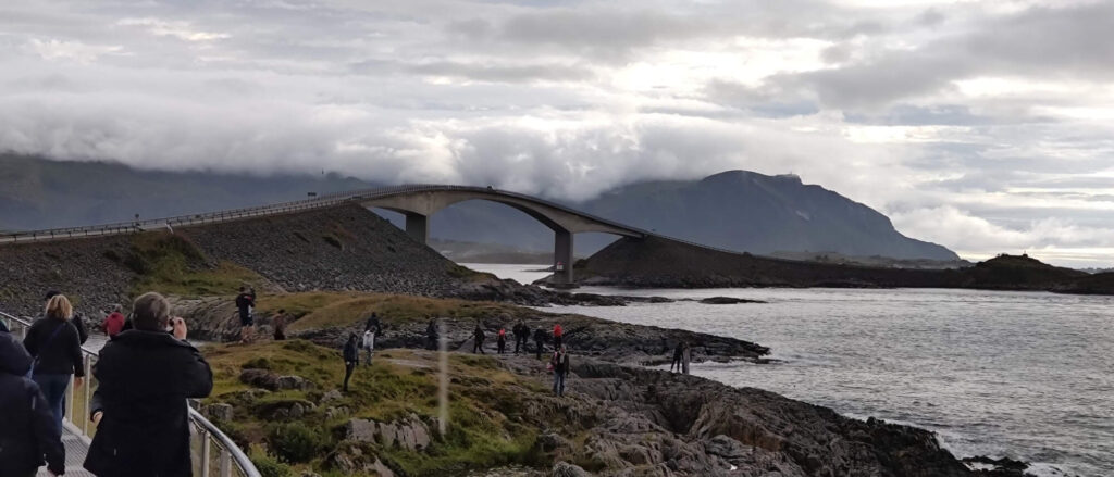Atlantic Road s mostem