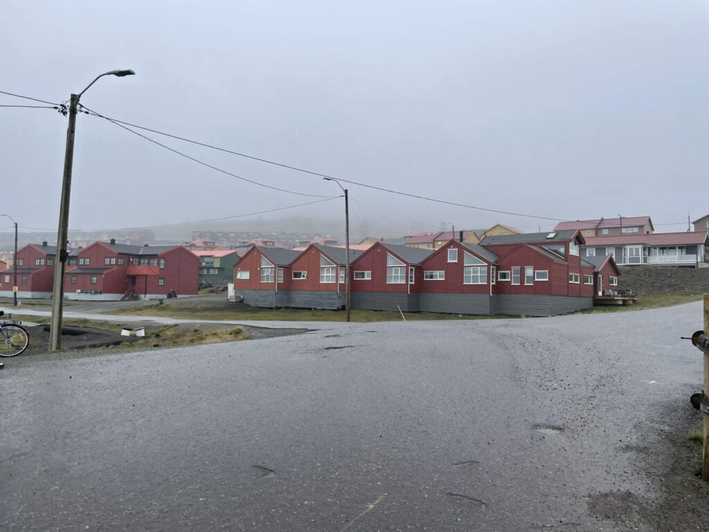 Longyearbyen červené domky