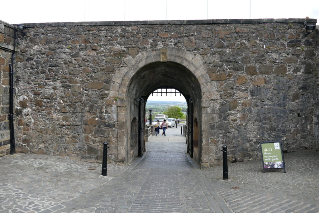 Brána